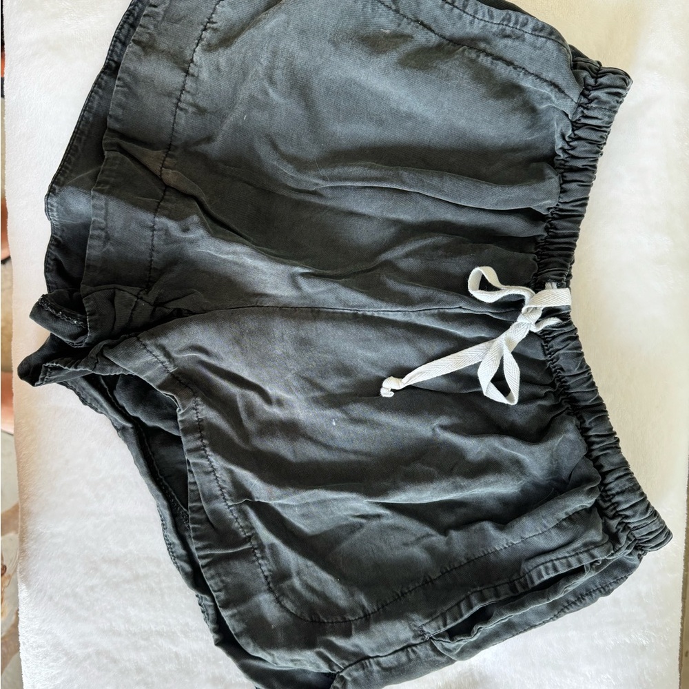 Brandy Melville shorts